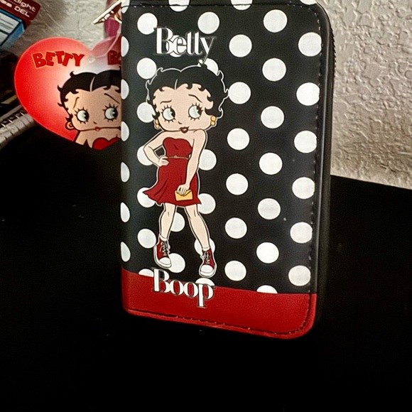 “Betty Boop “ NEW: Large Wallet - Picture 7 of 13